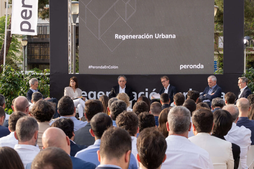 PERONDA EROBERT DEN PLATZ KOLUMBUS VON MADRID